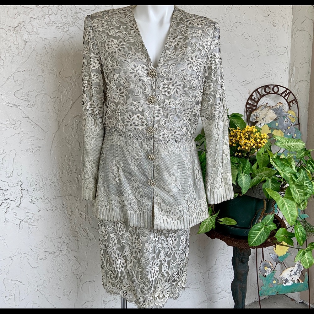 Elegant VTG Lace Silver/Gray Jacket Skirt Set